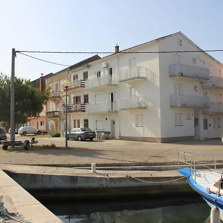 Apartment 8260c Kukljica